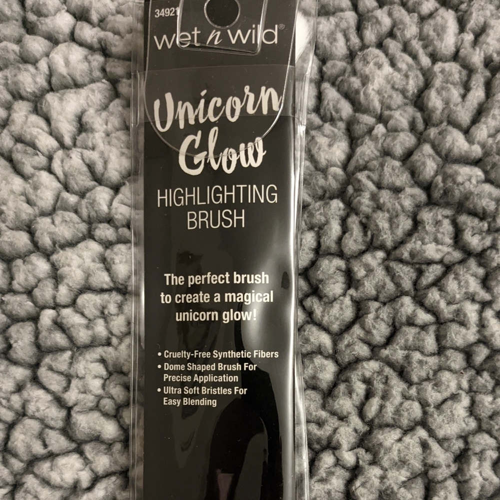 Wet n wild highlighting brush - Picture 2 of 2